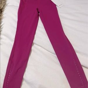 NWT Lulu Swift speed HR tight 28” Size 6